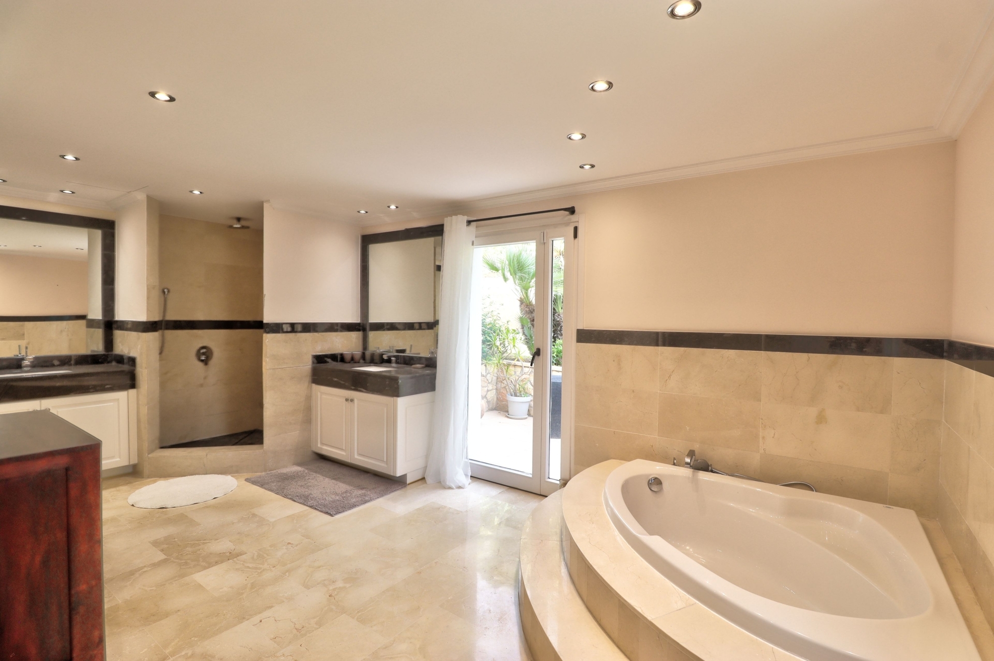 Badezimmer 1