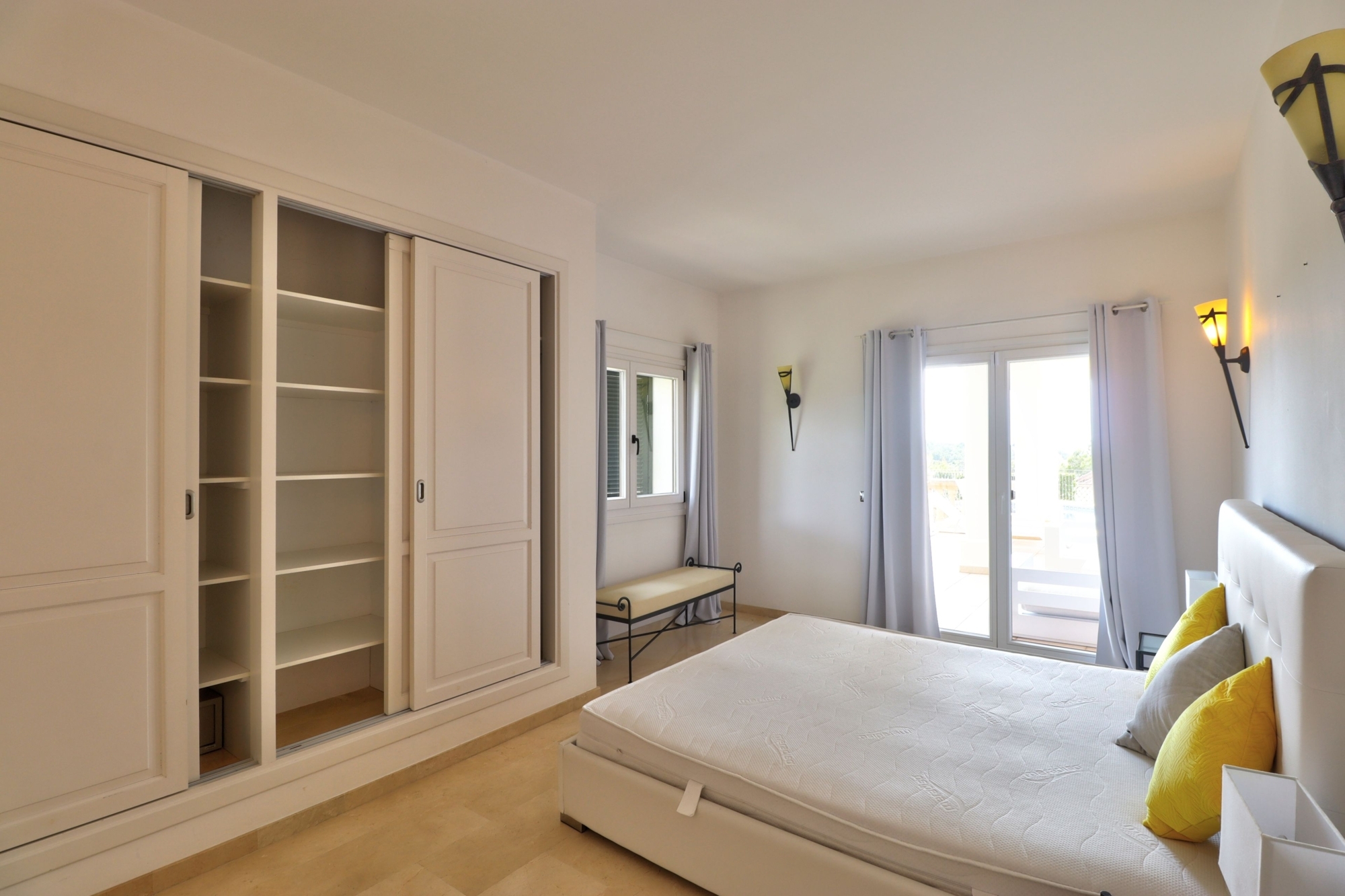 Schlafzimmer 1