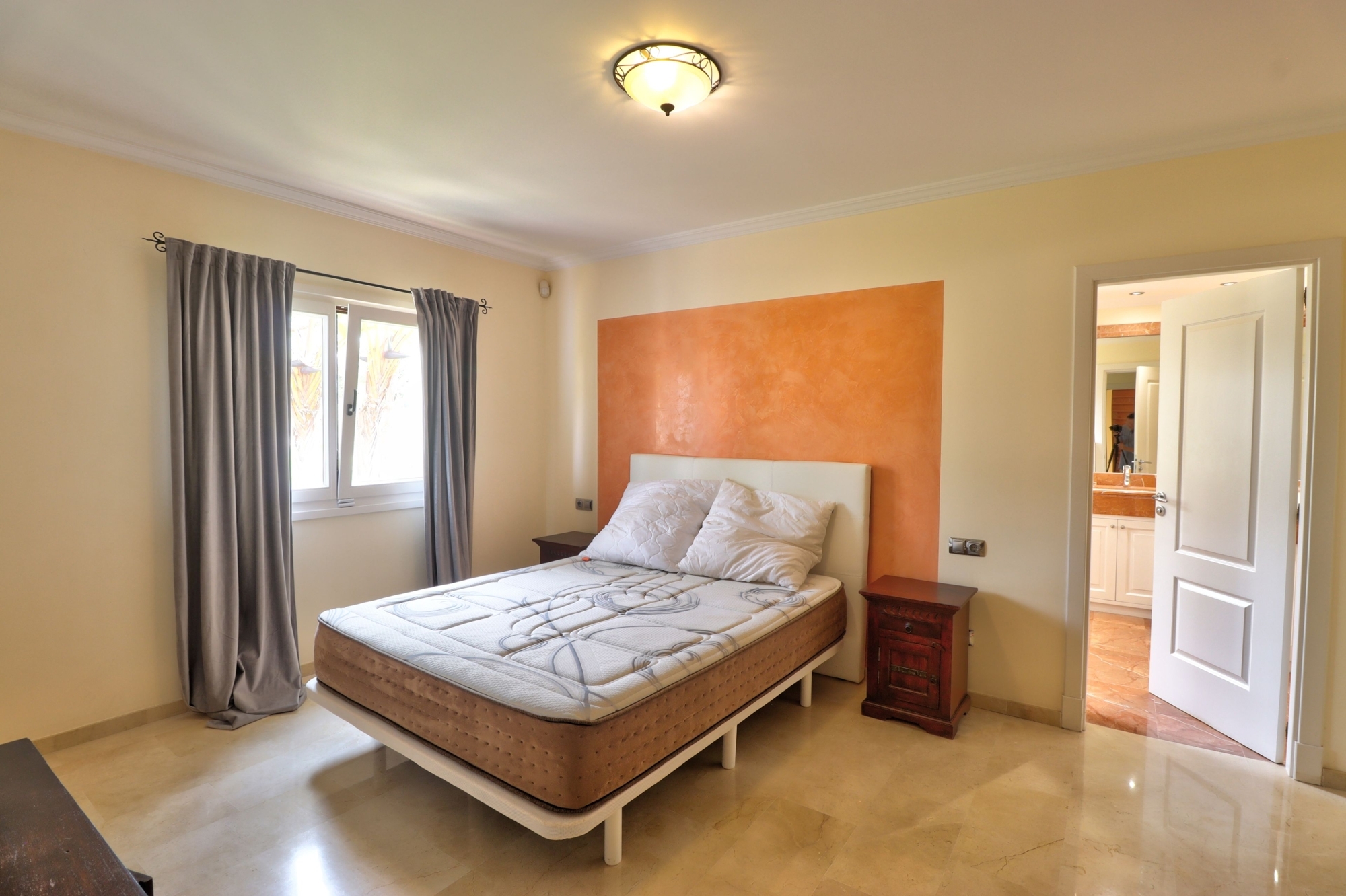 Schlafzimmer 2