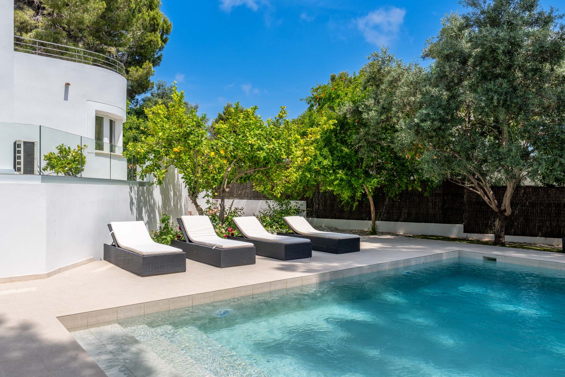 Terrasse und Pool