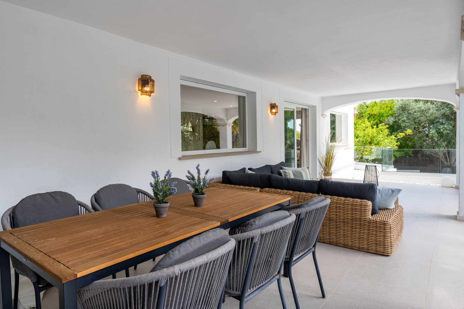 Terrasse mit Essbereich