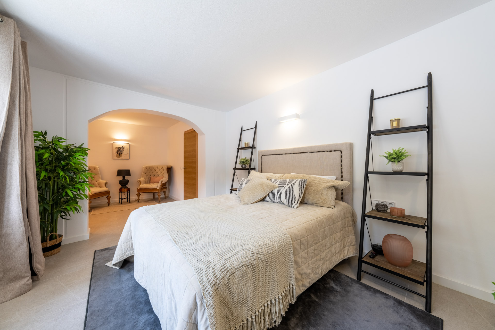 Schlafzimmer 1