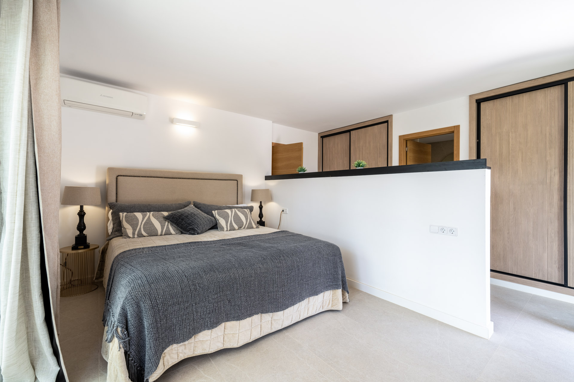 Schlafzimmer 2