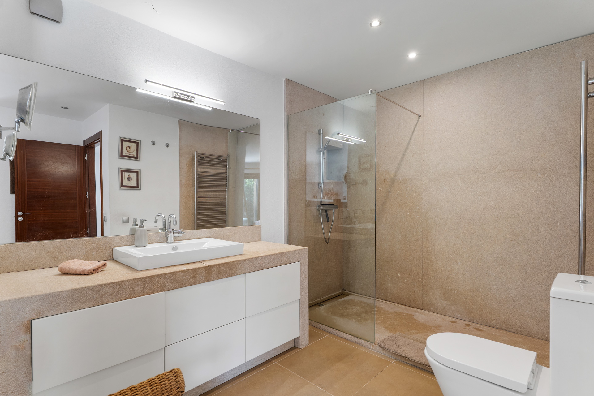 Badezimmer 1