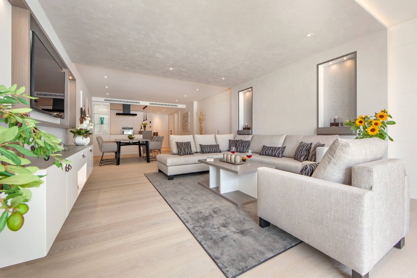 Exclusive 3-Bedroom Apartment with Sea and Harbour Views