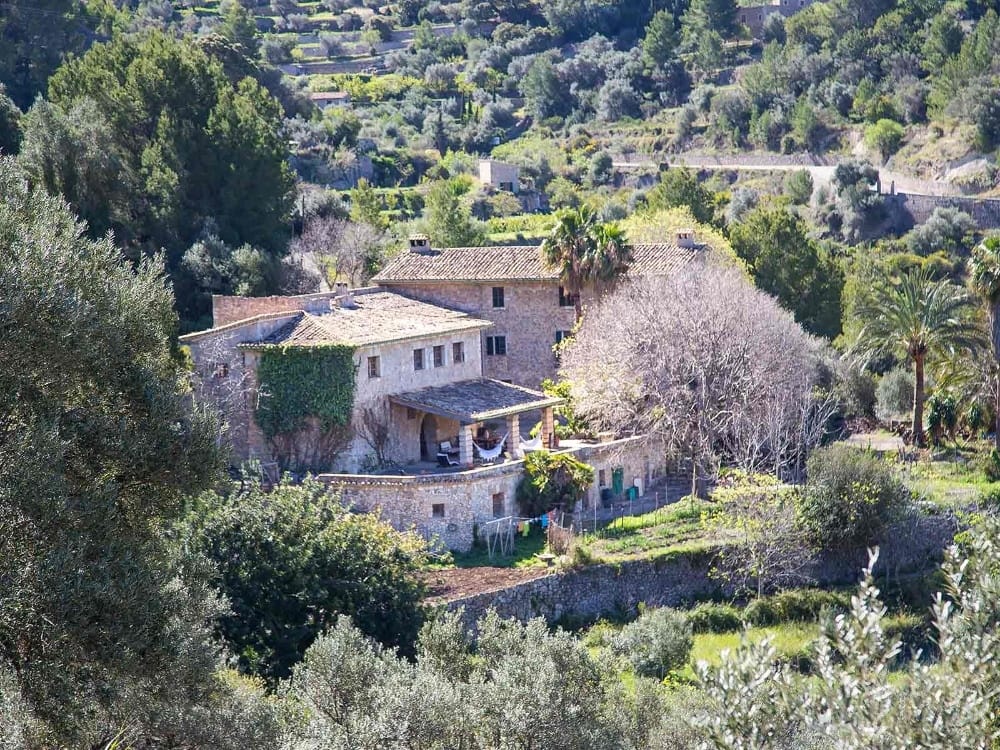 Mallorquinisches Anwesen aus dem 19. Jahrhundert zur Sanierung mit Meerblick