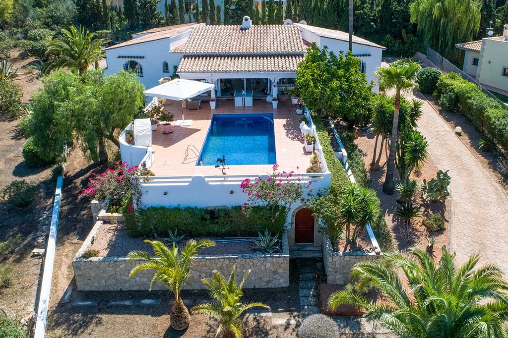 Gepflegte Villa in ruhiger Wohngegend