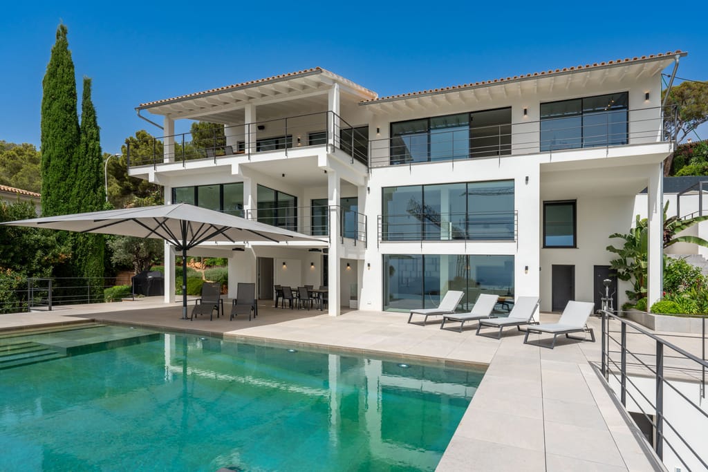 Einzigartige Meerblick-Villa in renommierter Lage