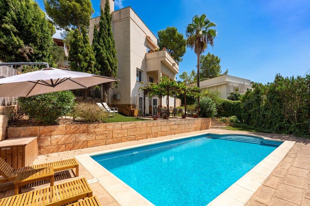 Exklusives Invest: Familienvilla mit Meerblick in Costa d´en Blanes