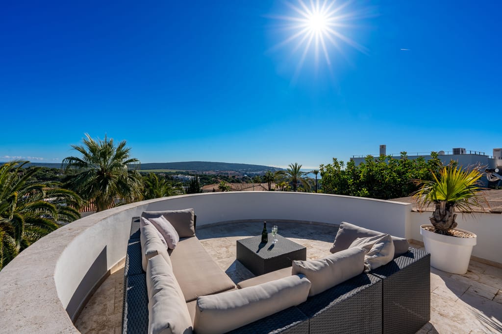 Terraza en azotea con vistas al mar