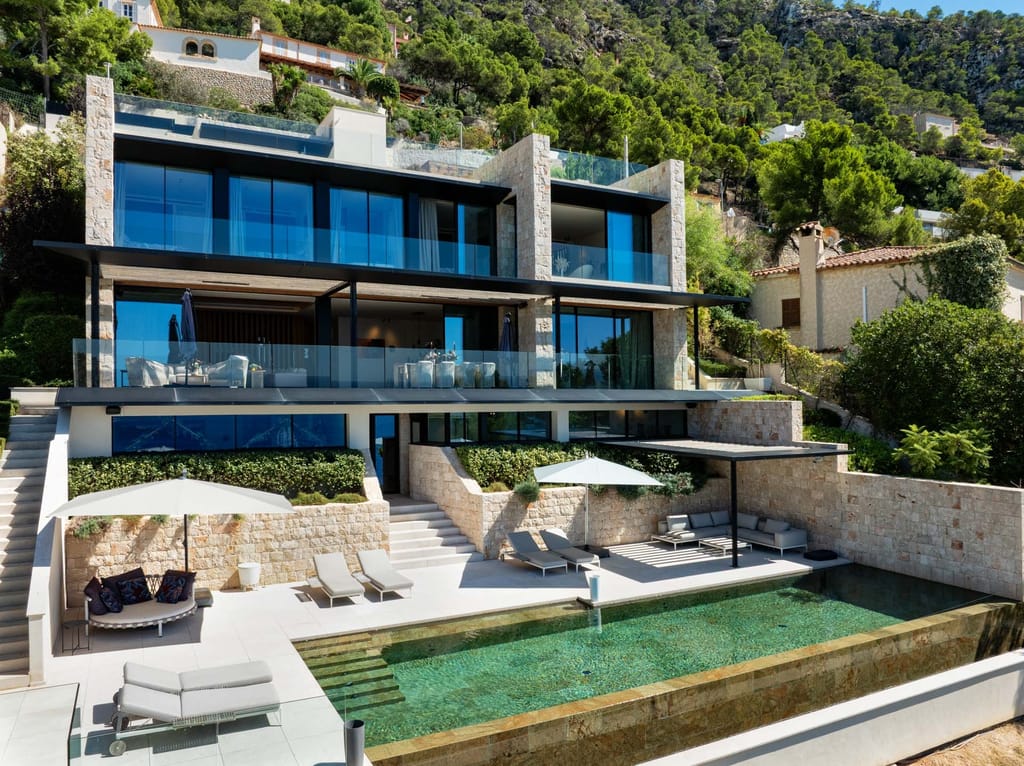 Exklusive Luxusvilla mit unvergleichlichem Meerblick – optional mit zusätzlichem Grundstück
