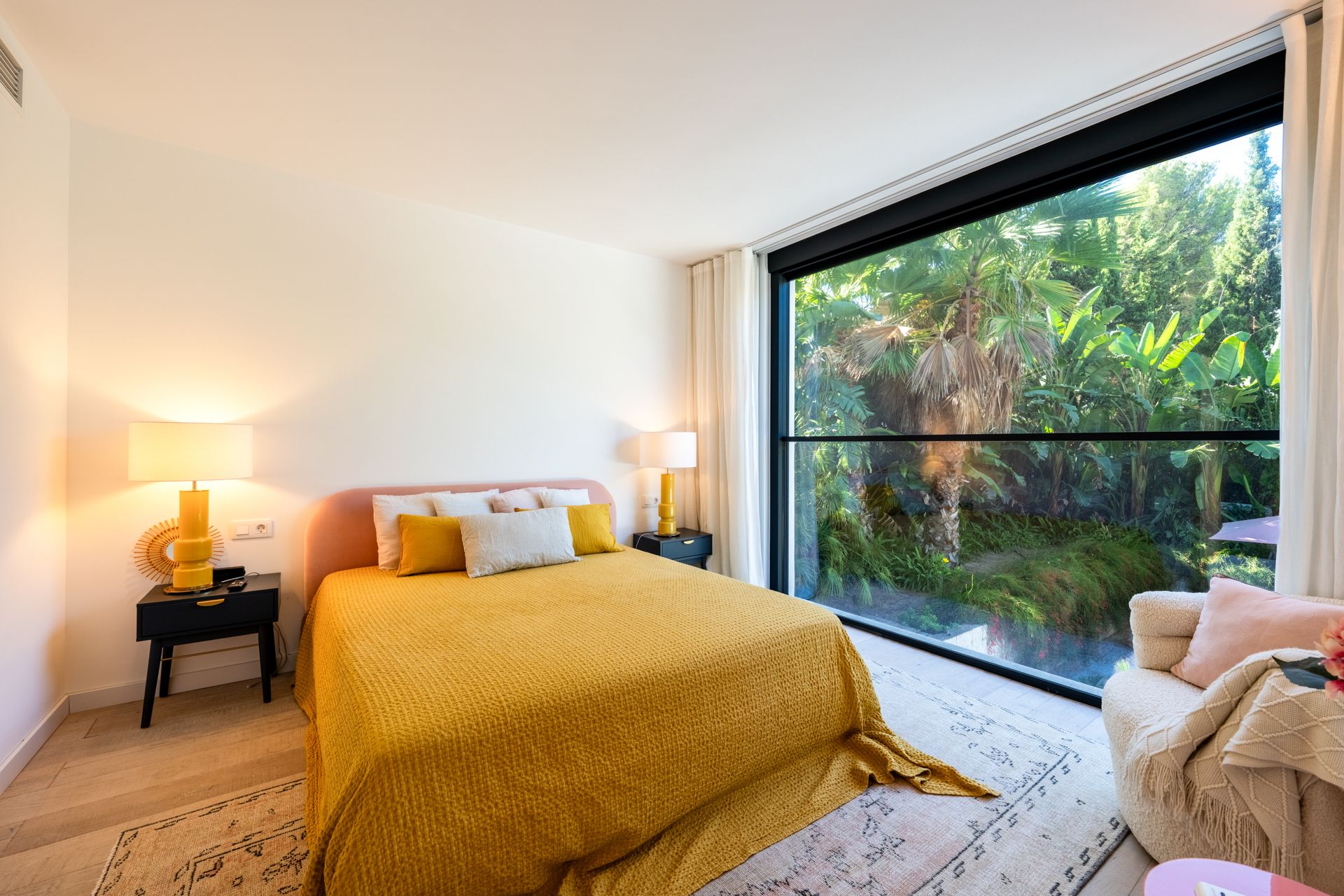 Schlafzimmer 4