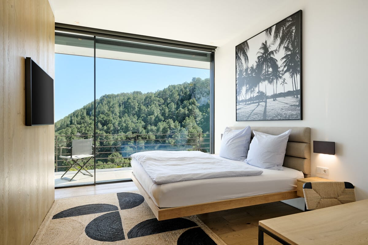 3e4f1aeb-3551-42a1-be41-2172be4e6b4c-1