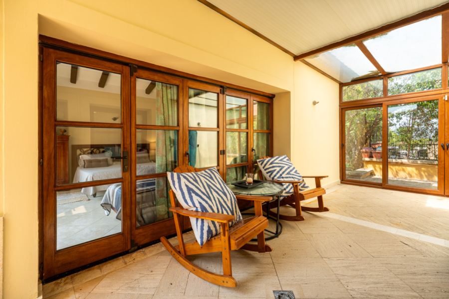 Mediterrane Villa auf großzügigem Grundstück - Terrasse (5670)