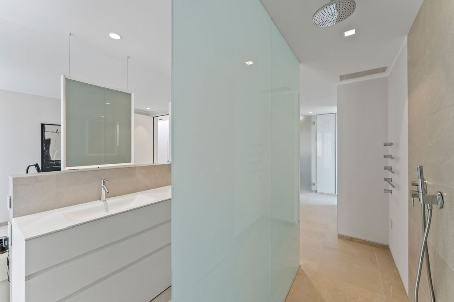 Spektakuläres Duplex-Penthouse mit Panoramablick über Palmas Hafen, Kathedrale, Meer und Berge - Badezimmer 2 (15492)