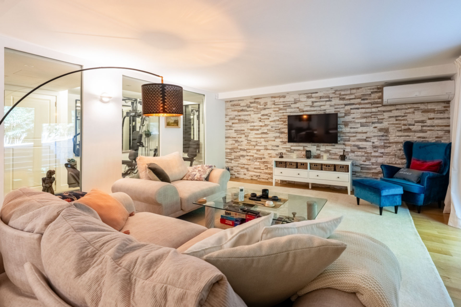 Stilvolle Familienvilla mit Pool und Garten in ruhiger Lage - Gästebereich im UG (5906)