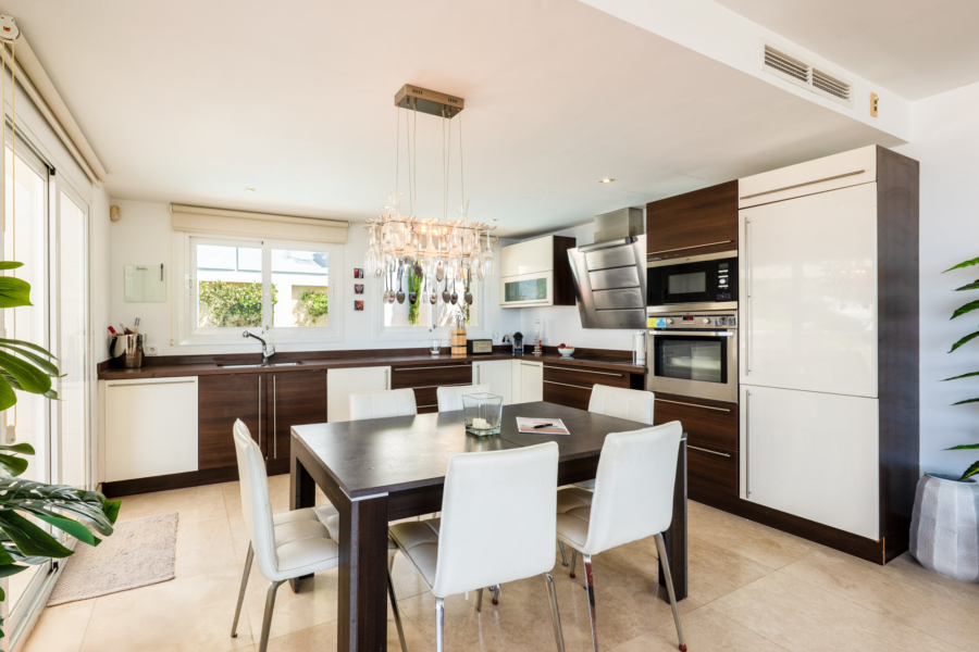 Modernes Penthouse mit privatem Pool und atemberaubendem Meerblick - Küche (5563)