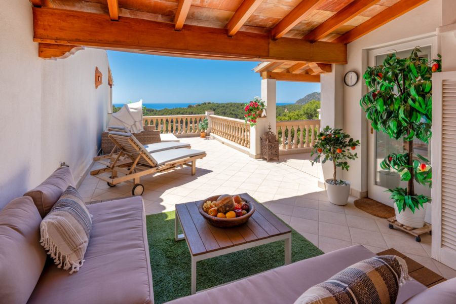 Duplex-Penthouse in mediterraner Anlage mit atemberaubendem Meerblick - Aussenlounge (15643)