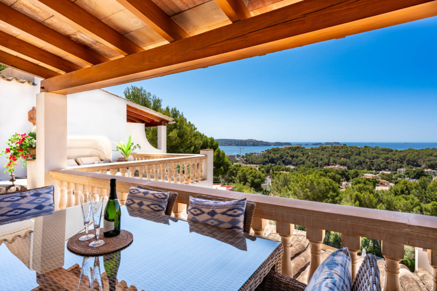 Duplex-Penthouse in mediterraner Anlage mit atemberaubendem Meerblick - Überdachter Terrassenbereich mit Meerblick (15640)