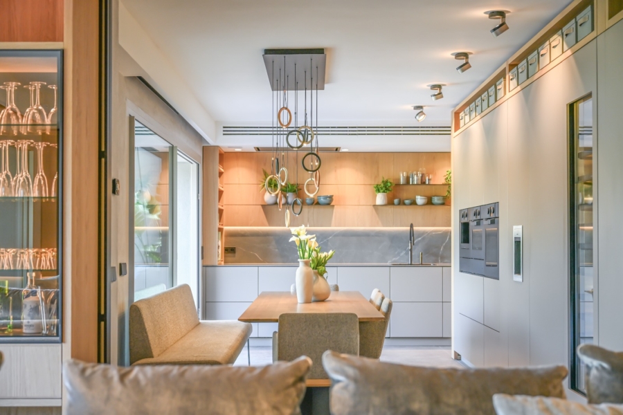 Stilvolle Luxusvilla im modern-mediterranen Design mit Panoramablick und exklusiver Ausstattung - Küche (6699)
