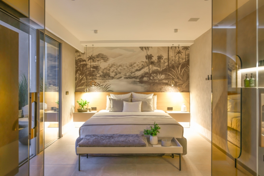 Stilvolle Luxusvilla im modern-mediterranen Design mit Panoramablick und exklusiver Ausstattung - Schlafzimmer 1 Abendaufnahme (6708)