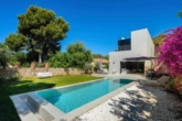 Villa mit Pool und Garten