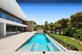 Terrassen, Pool und Garten