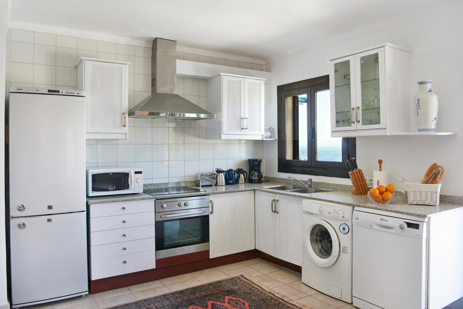 Charmantes Appartement mit herrlichem Meerblick in Cala Llamp - Küche (5591)