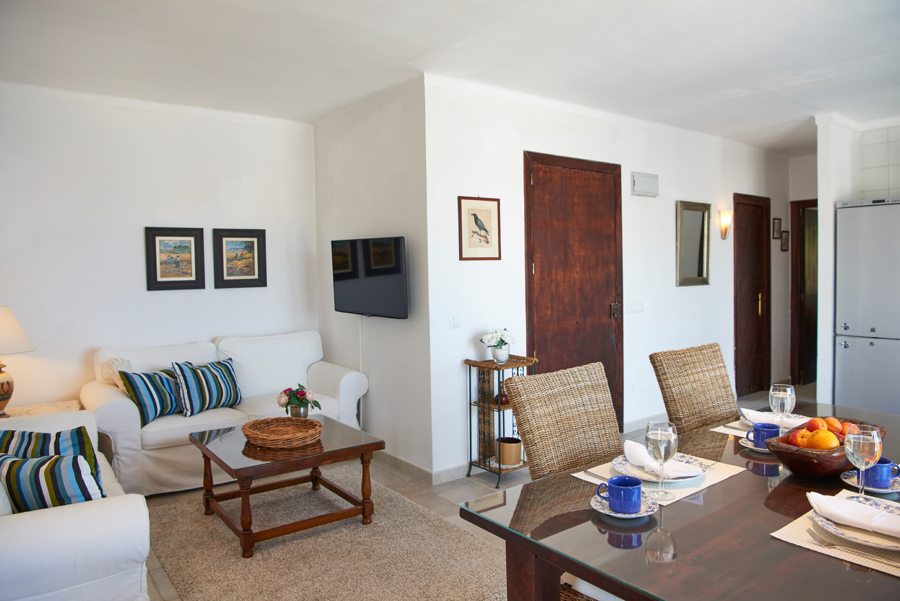 Charmantes Appartement mit herrlichem Meerblick in Cala Llamp - Wohn-Essbereich (5592)