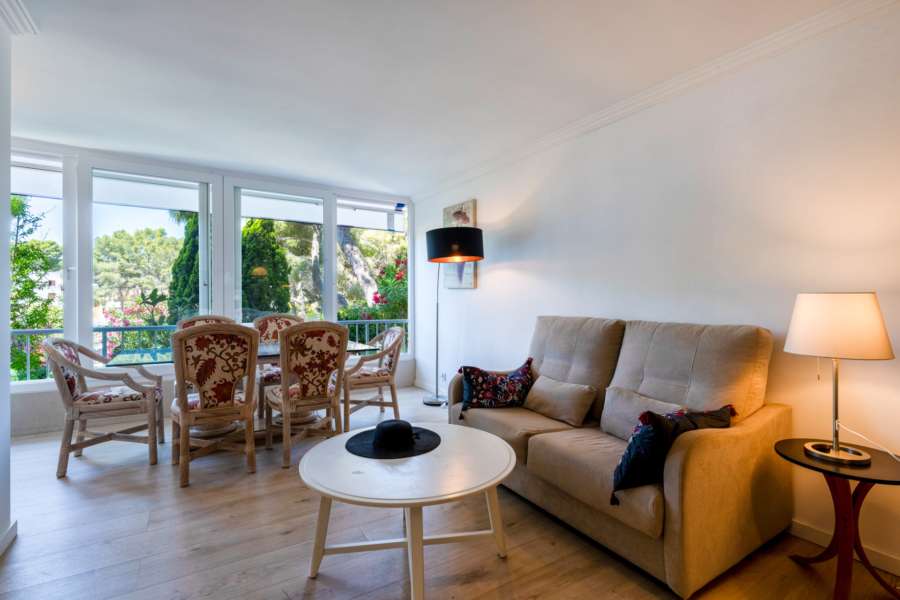 Kernsaniertes Duplex-Appartement in Strandnähe - Wohn-Essbereich (12618)