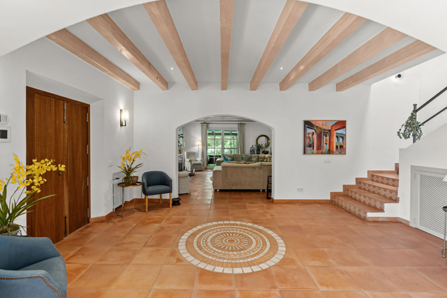 Mediterrane Villa in ruhiger Lage mit Meer- und Panoramablick - Eingangsbereich (5765)