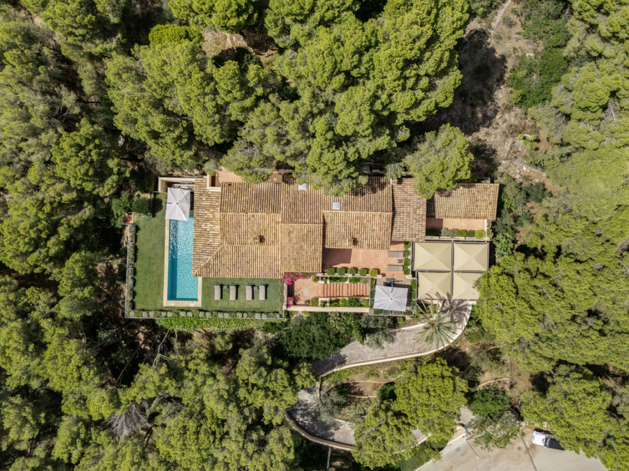 Mediterrane Villa in ruhiger Lage mit Meer- und Panoramablick - Dronenaufnahme (5781)