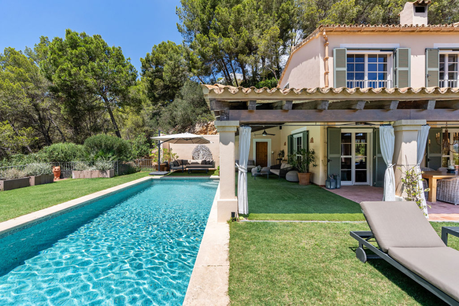 Mediterrane Villa in ruhiger Lage mit Meer- und Panoramablick - Pool und Garten (5762)