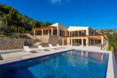 Villa im Fincastil mit Pool