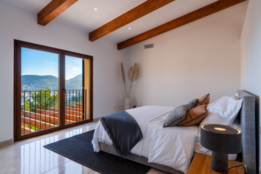 Einzigartiges Anwesen mit Hafenblick - Schlafzimmer 3 (4906)