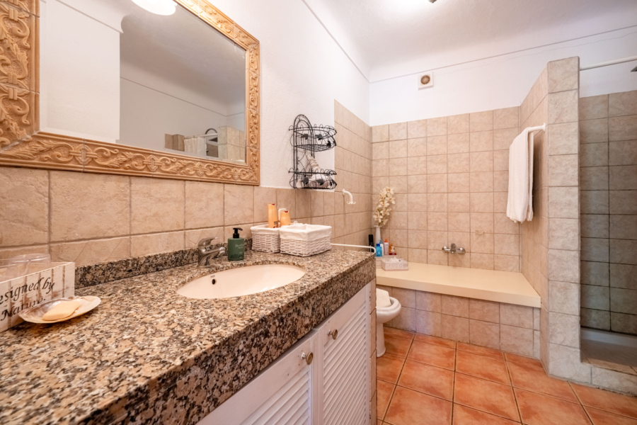 Charmante Finca mit Pool in S´Arraco - Badezimmer 1 Gästeappartement (4782)