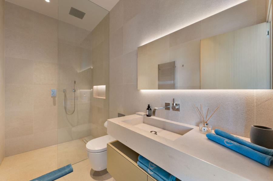 Einzigartige Luxusvilla mit Königsblick - Badezimmer 2 (14096)