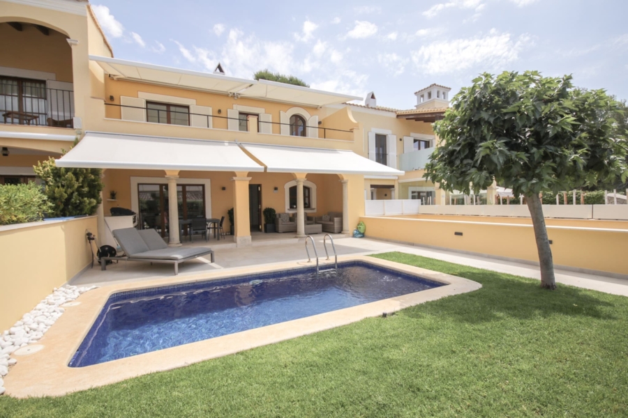 Charmantes Reihenhaus mit Meerblick in einer exklusiven Wohnanlage - Pool (6743)