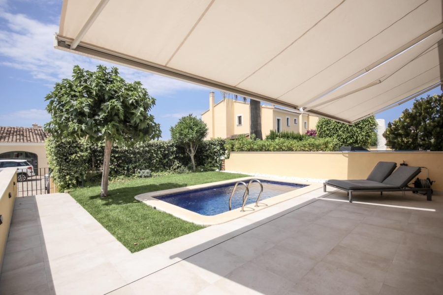 Charmantes Reihenhaus mit Meerblick in einer exklusiven Wohnanlage - Pool und Garten (6746)