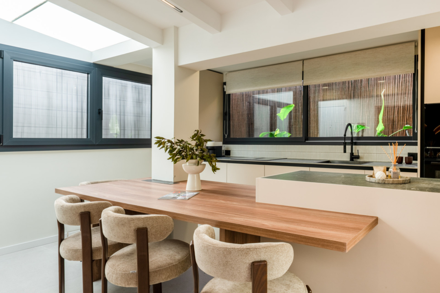 Hochwertig kernsaniertes Appartement in Santa Ponsa – fußläufig zum Strand - Küche mit Essbereich (6607)