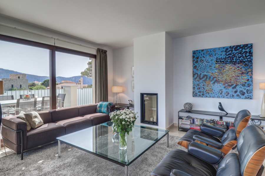 Exklusives Penthouse mit spektakulärem Meerblick - Wohnbereich mit Kamin (5054)
