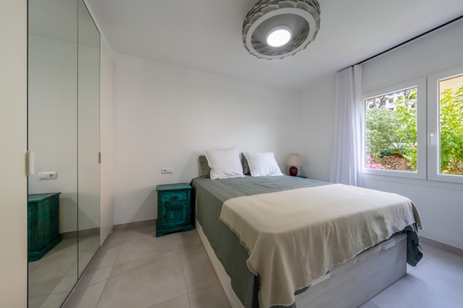 Schlafzimmer 1