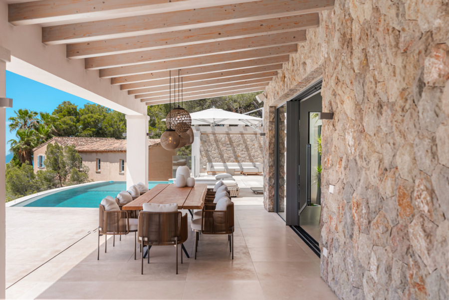 Terrasse mit Essbereich