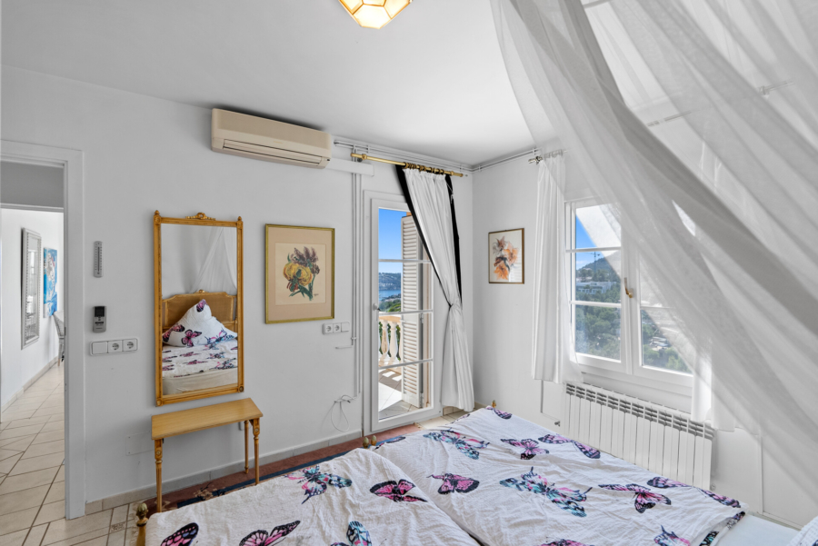 Schlafzimmer 4