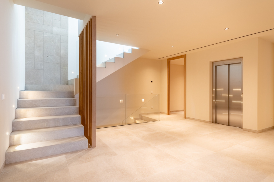 Elegante Neubauluxusvilla in Bestlage mit Königsblick auf das Meer - Zweites UG (6266)