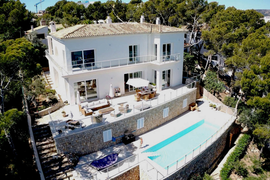 Exklusive Villa in 1. Meereslinie mit privatem Meerzugang - Exklusive Villa in 1. Meereslinie (4078)