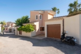 Garage und Eingangsbereich
