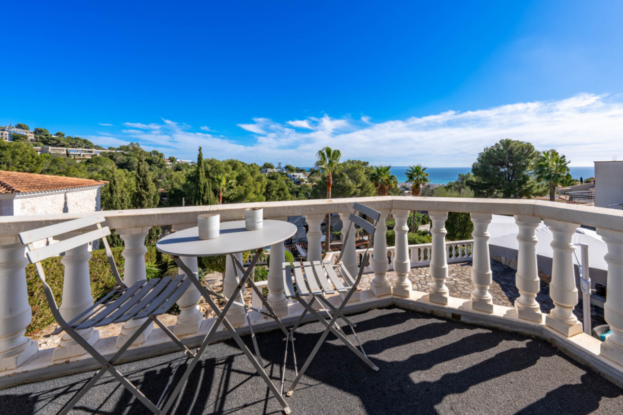 Charmante Meerblickvilla mit Pool und Garten - Terrasse Schlafzimmer 1 (6048)