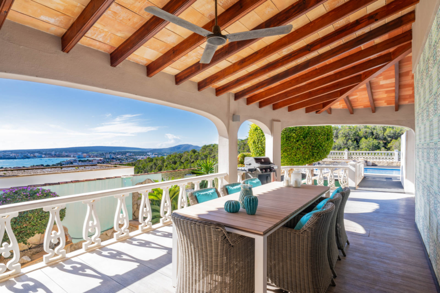 Charmante Meerblickvilla mit Pool und Garten - Überdache Terrasse mit Essbereich (6033)