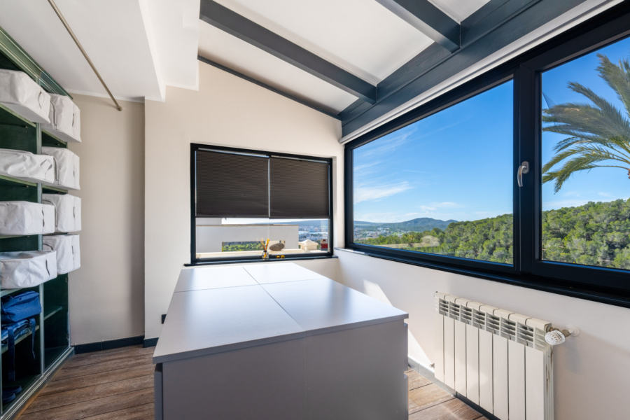 Charmante Meerblickvilla mit Pool und Garten - Ankleide oder Schlafzimmer 3 (6053)